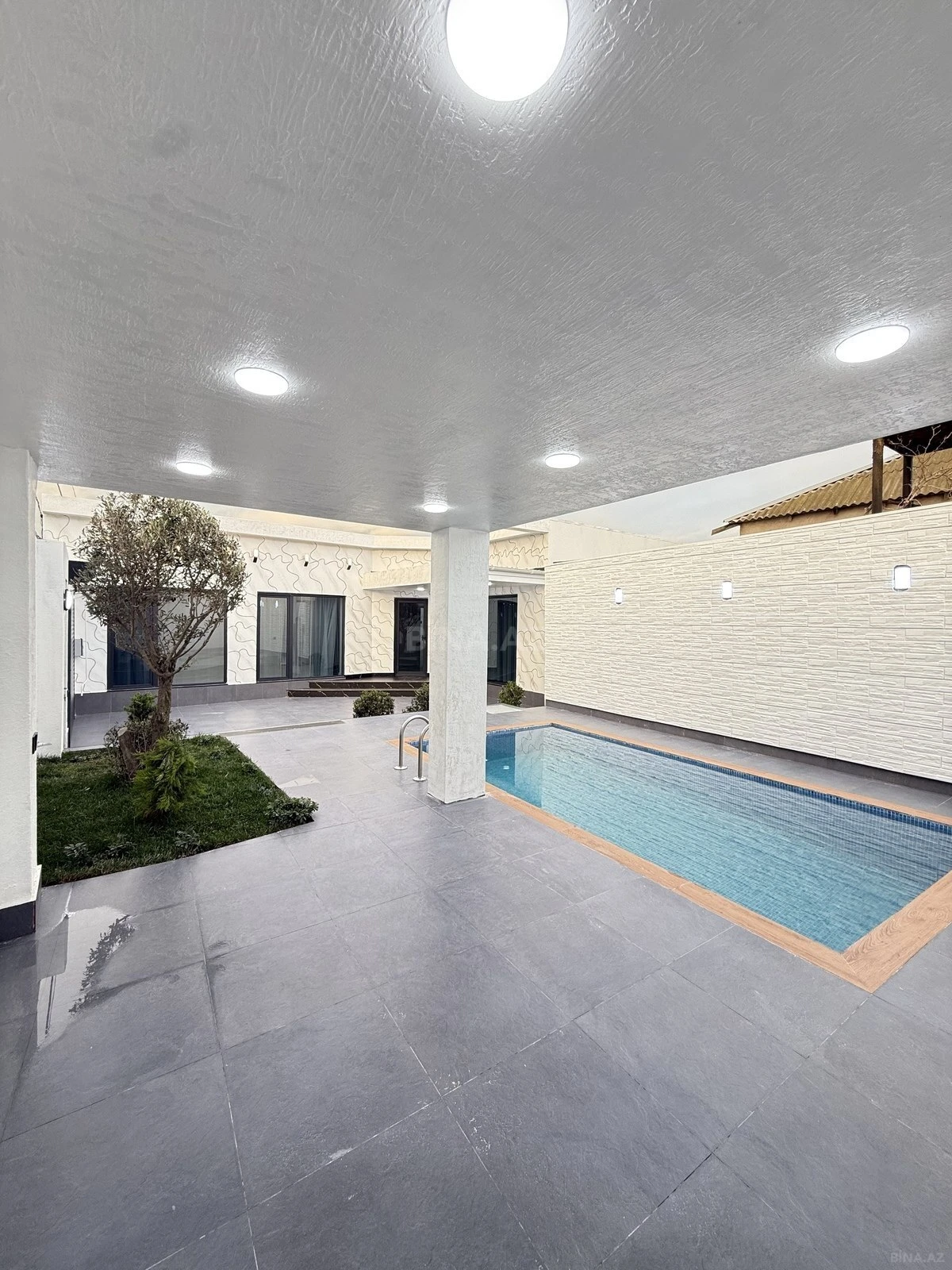 Satılır 4 otaqlı həyət evi 140 m²