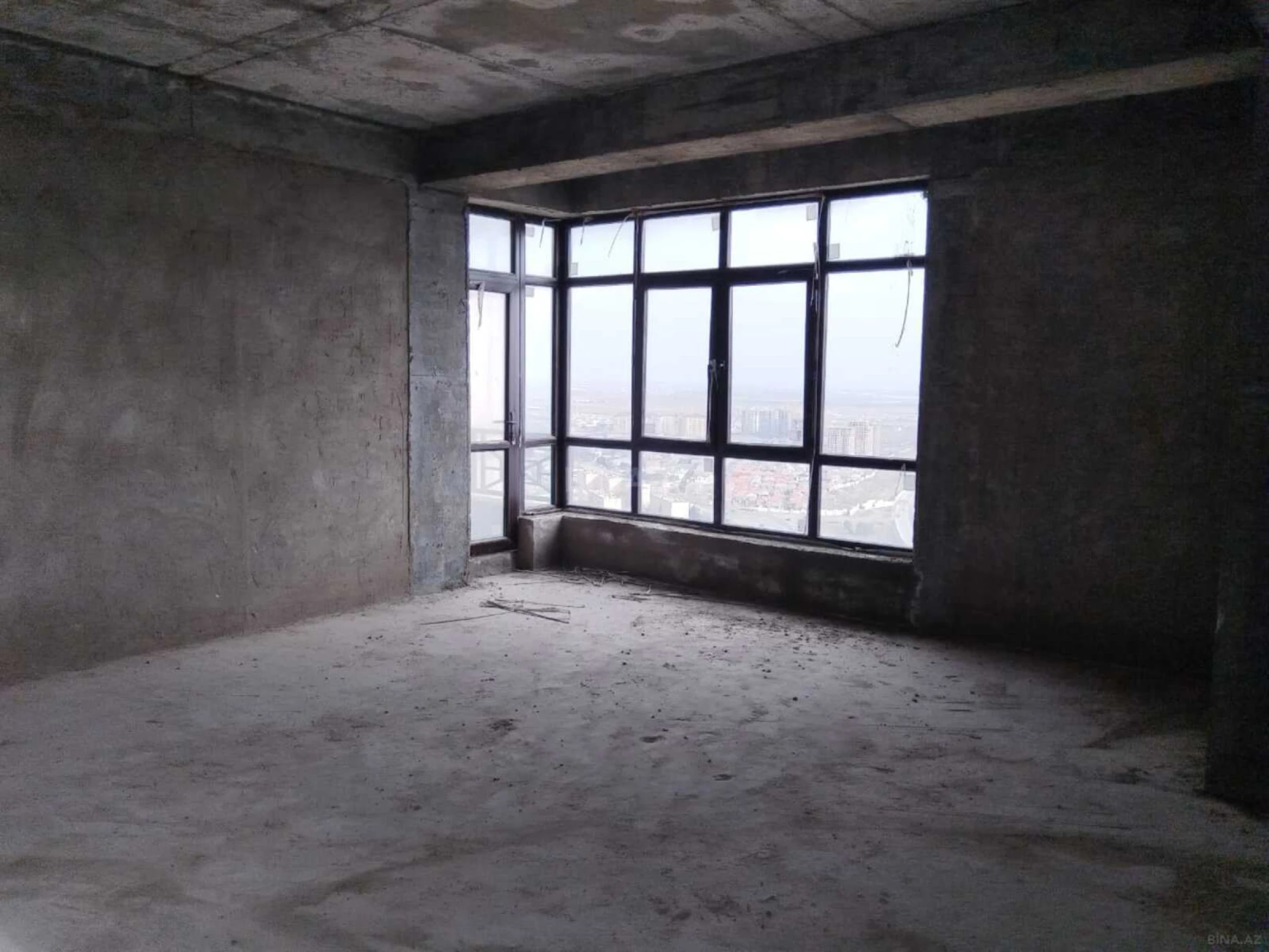 Satılır 3 otaqlı mənzil 138.2 m²