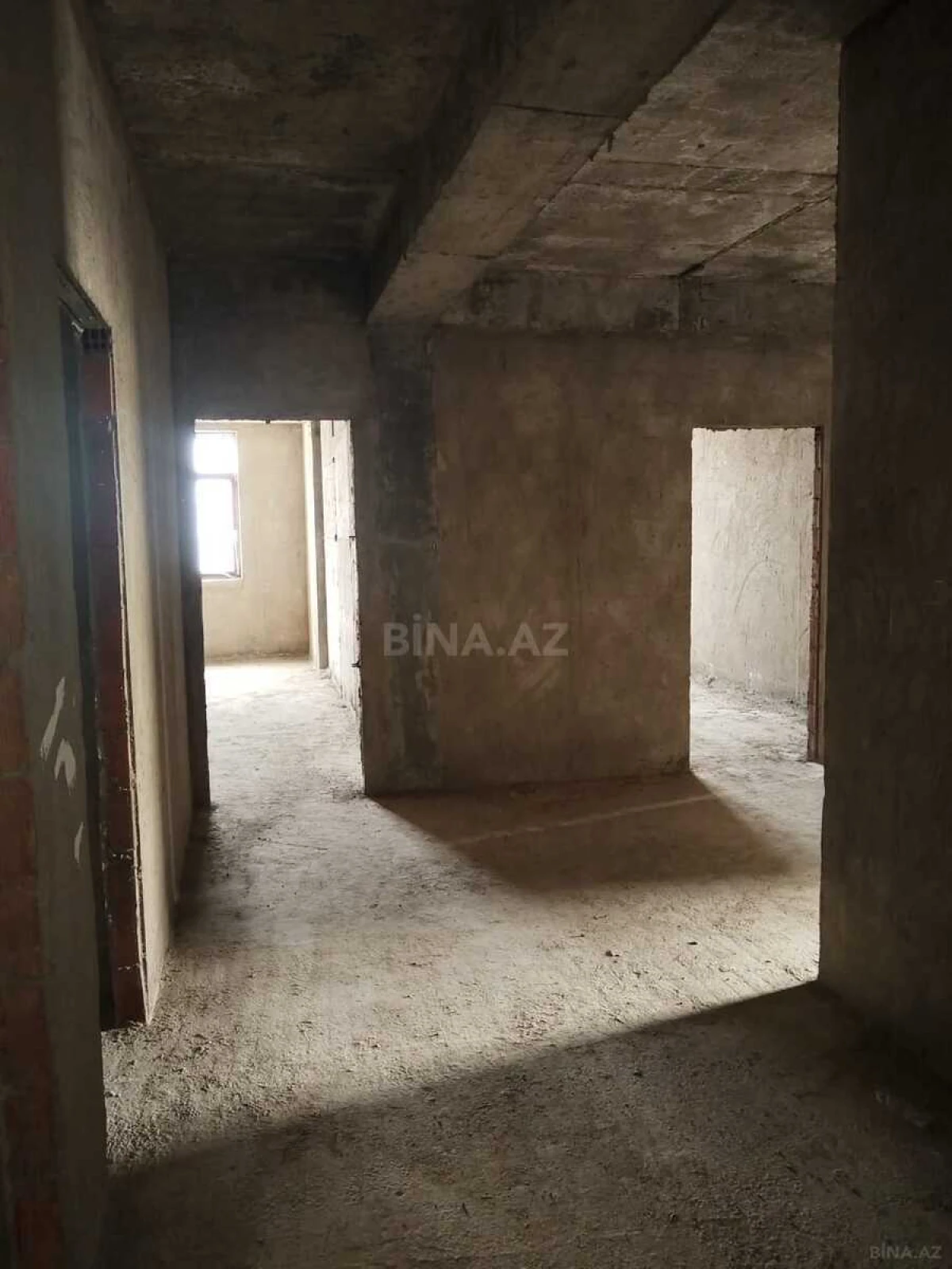 Satılır 3 otaqlı mənzil 138.2 m²