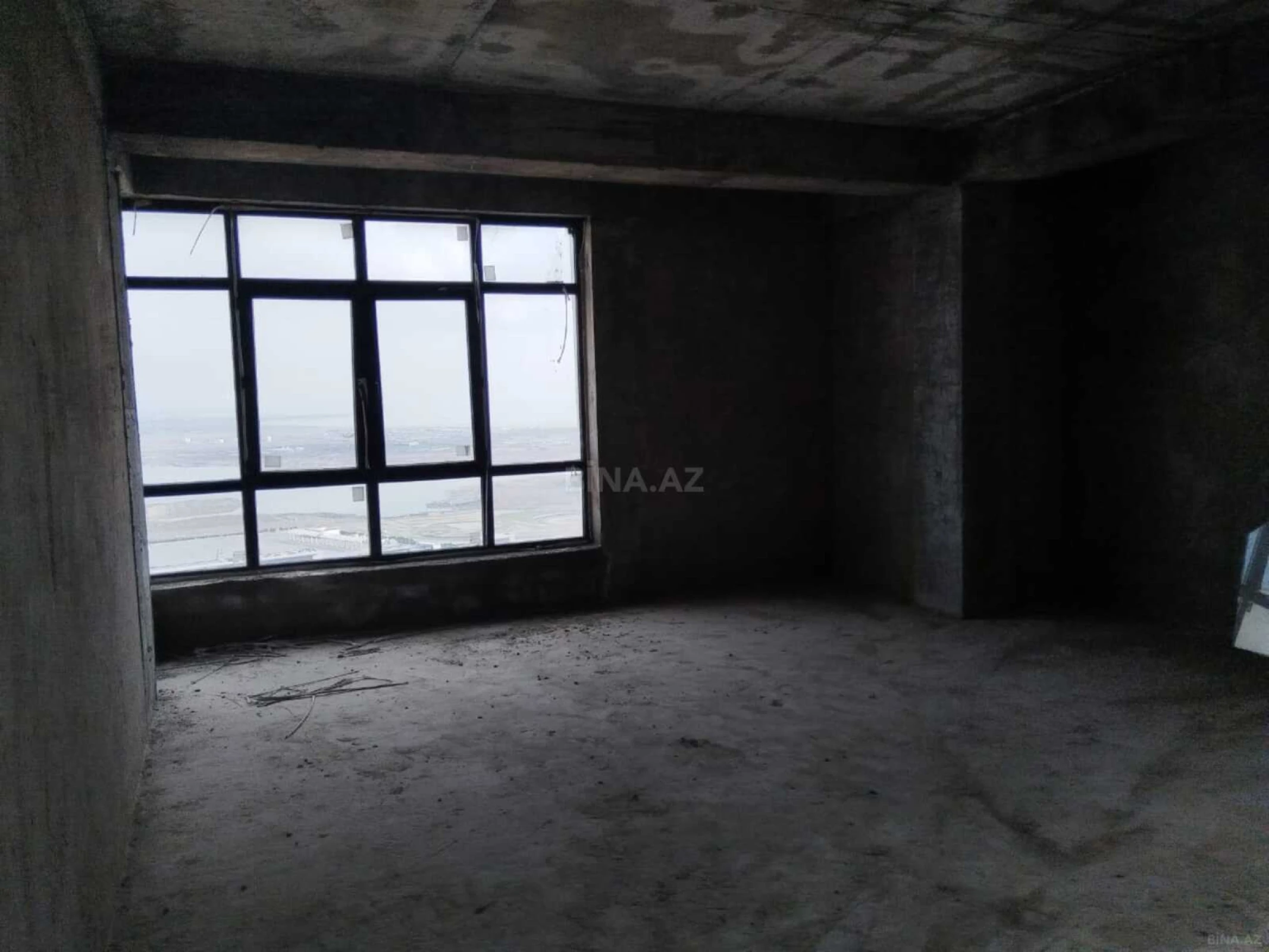 Satılır 3 otaqlı mənzil 138.2 m²