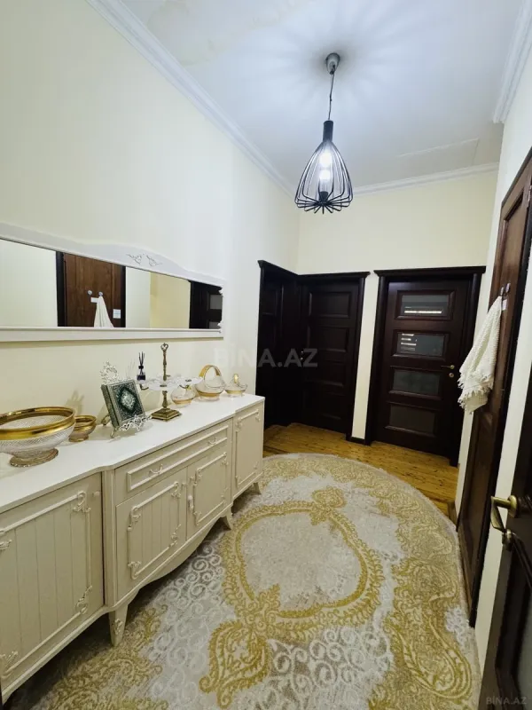 Satılır 6 otaqlı həyət evi 190 m²