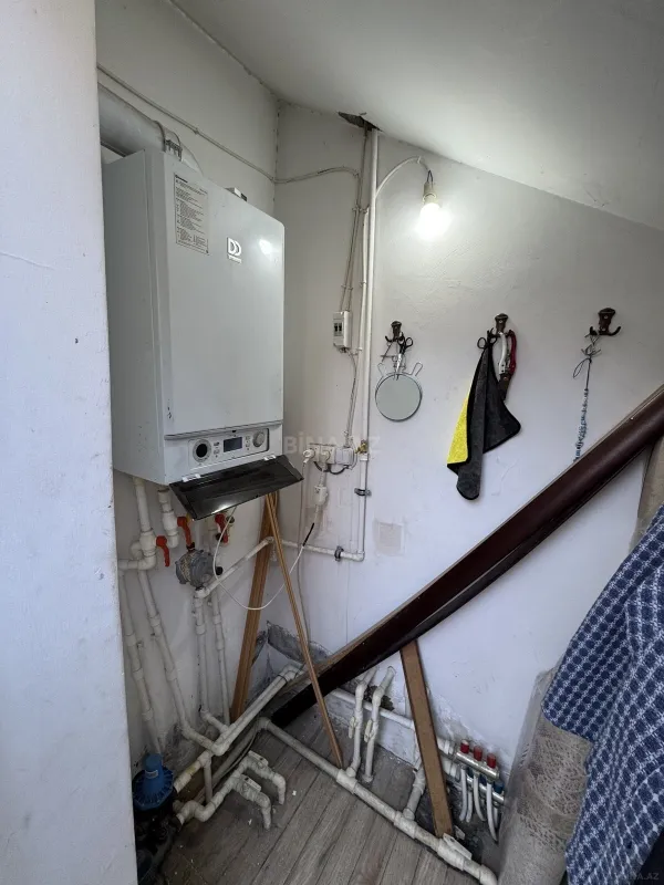 Satılır 6 otaqlı həyət evi 190 m²