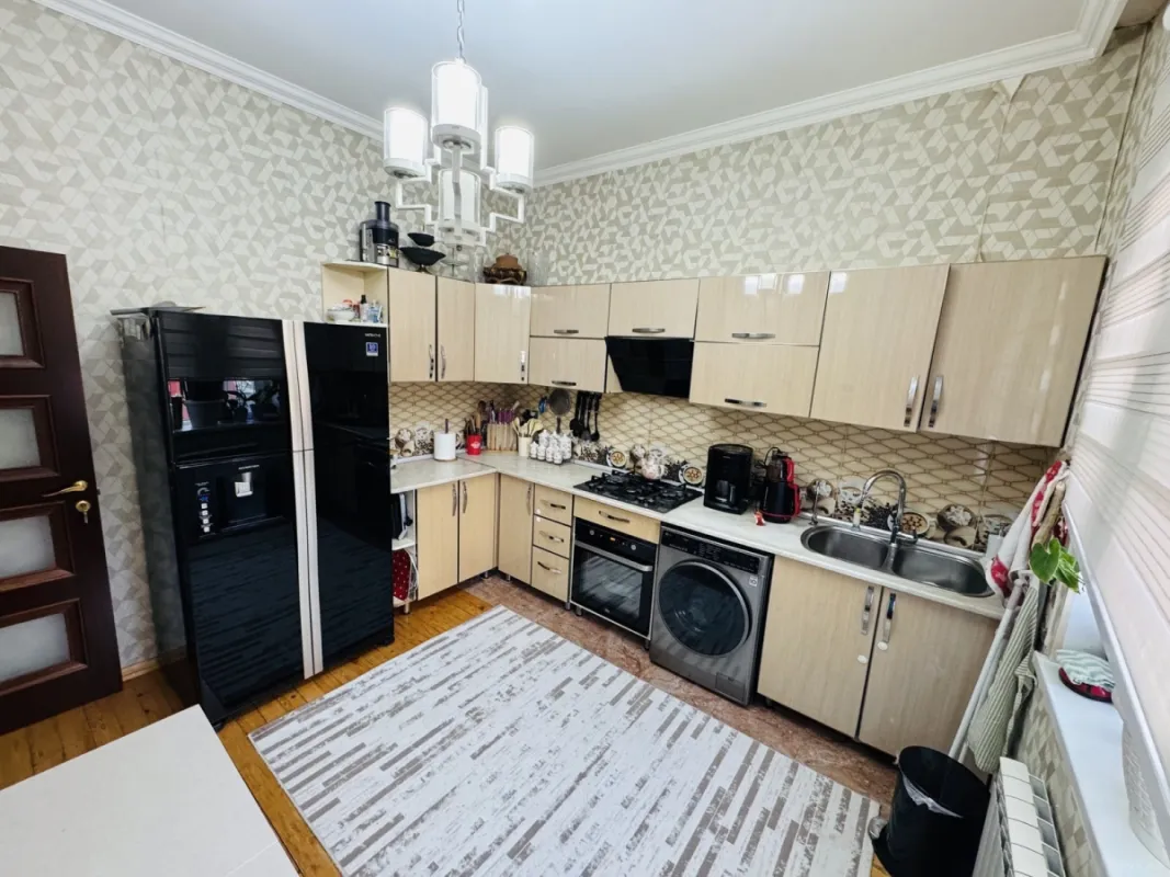 Satılır 6 otaqlı həyət evi 190 m²