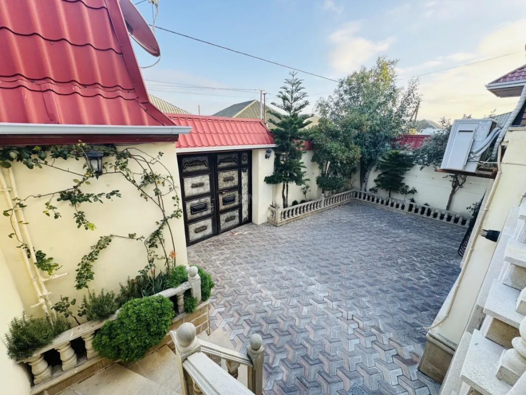 Satılır 6 otaqlı həyət evi 190 m²