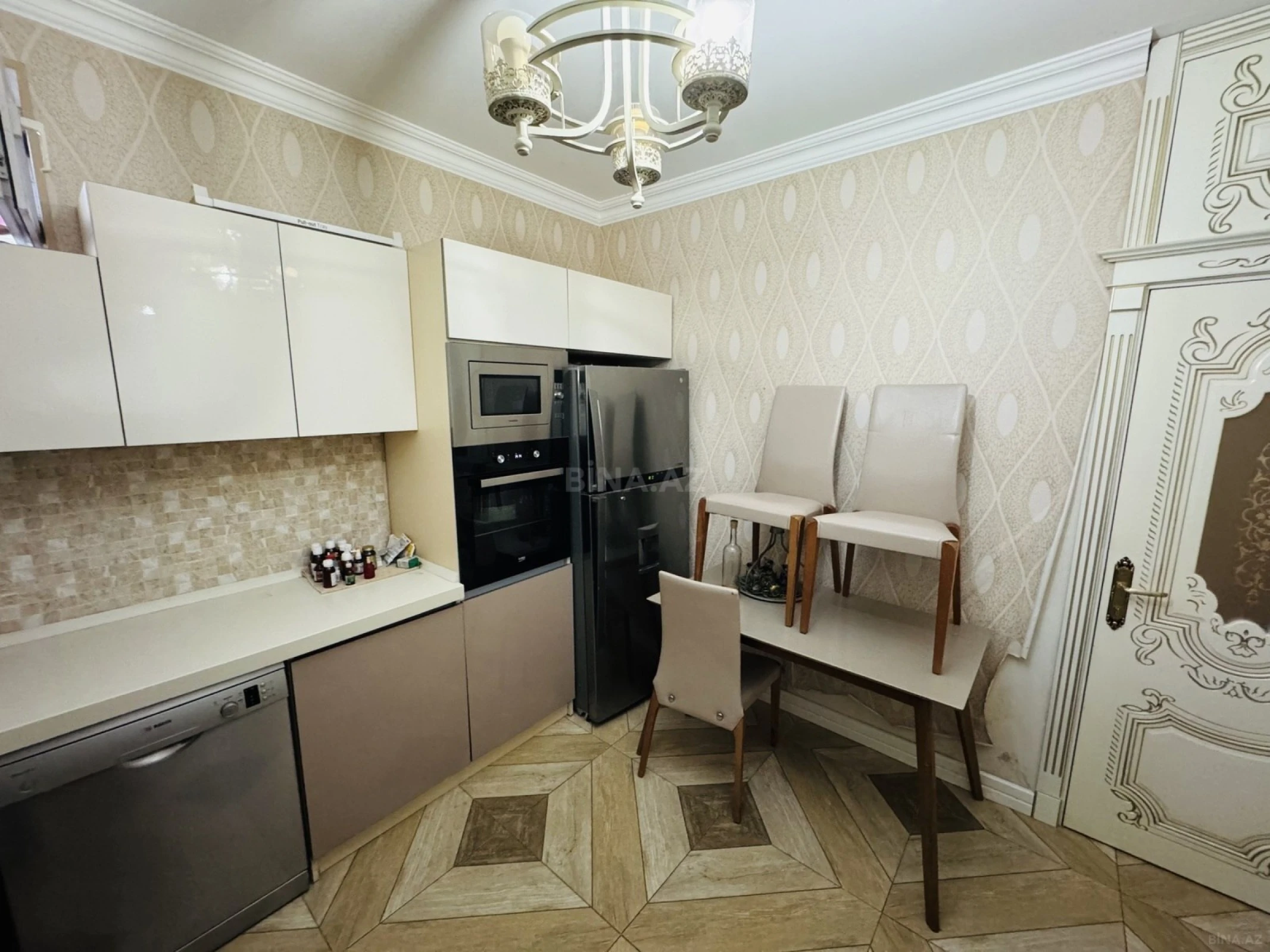 Satılır 6 otaqlı həyət evi 190 m²