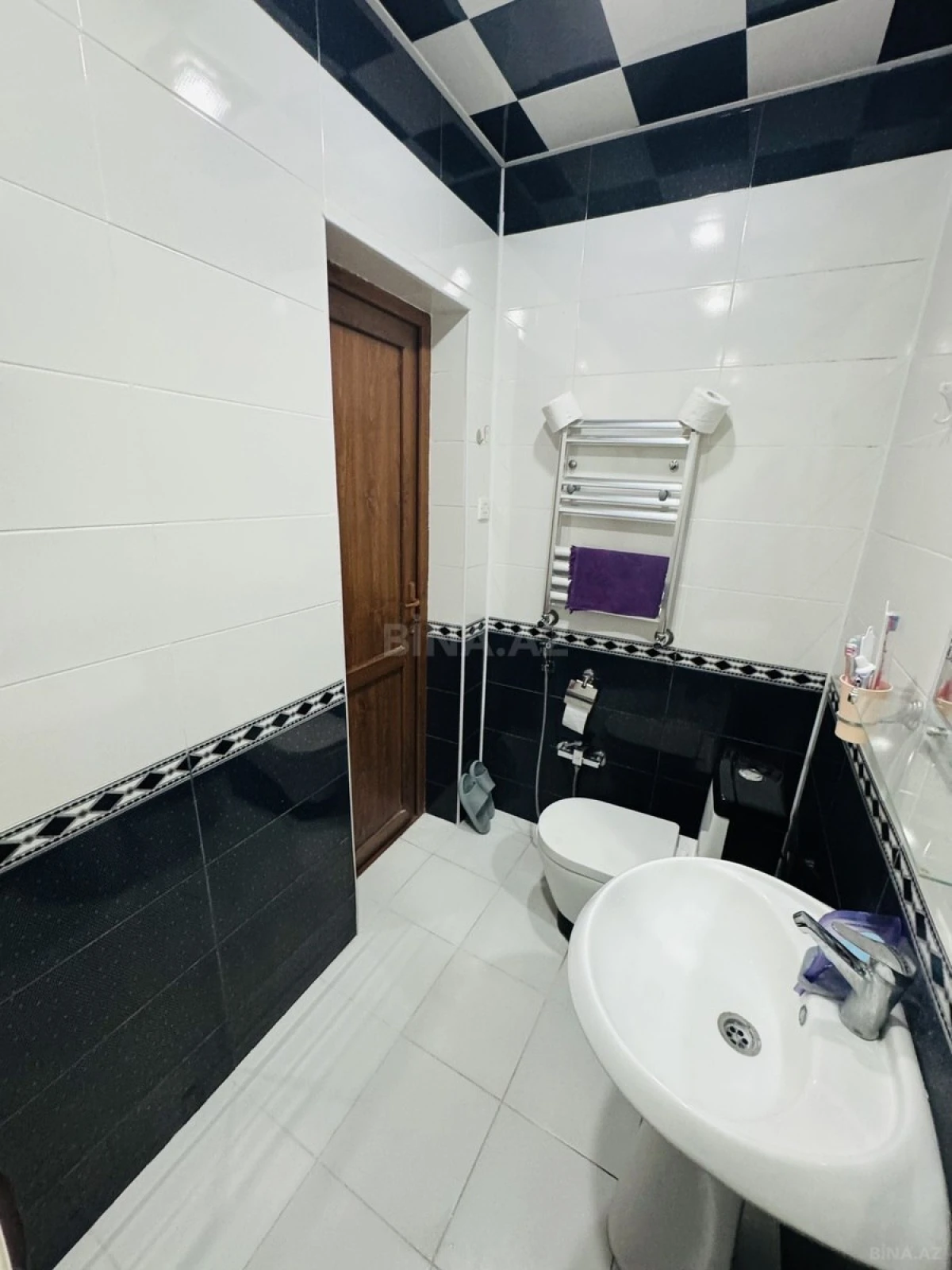 Satılır 6 otaqlı həyət evi 190 m²