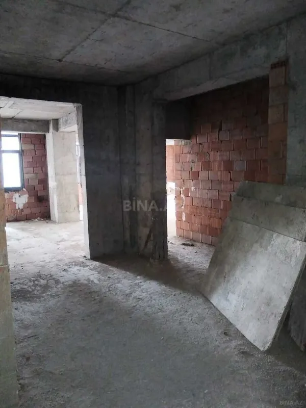 Satılır 3 otaqlı mənzil 138 m²