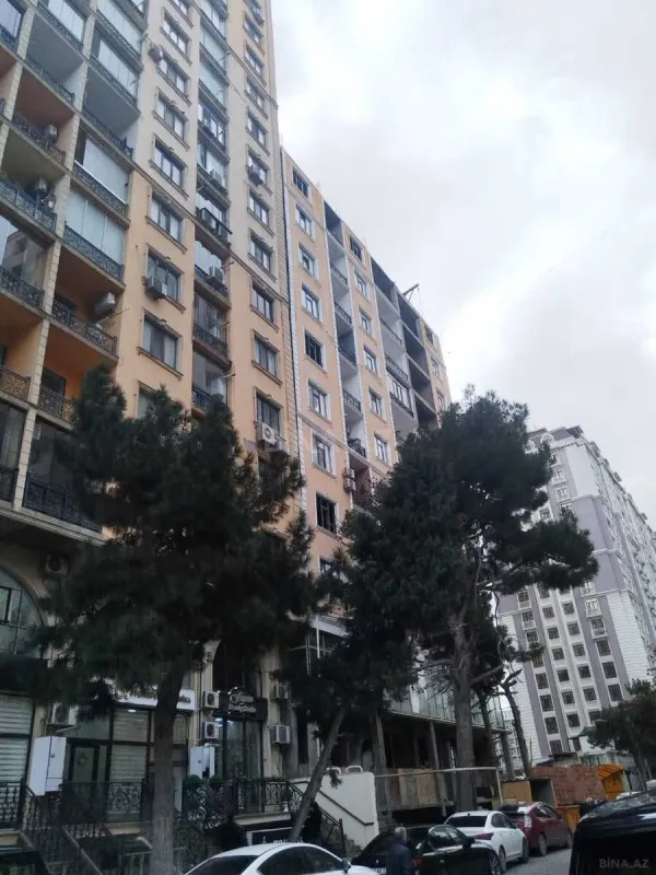 Satılır 3 otaqlı mənzil 138 m²