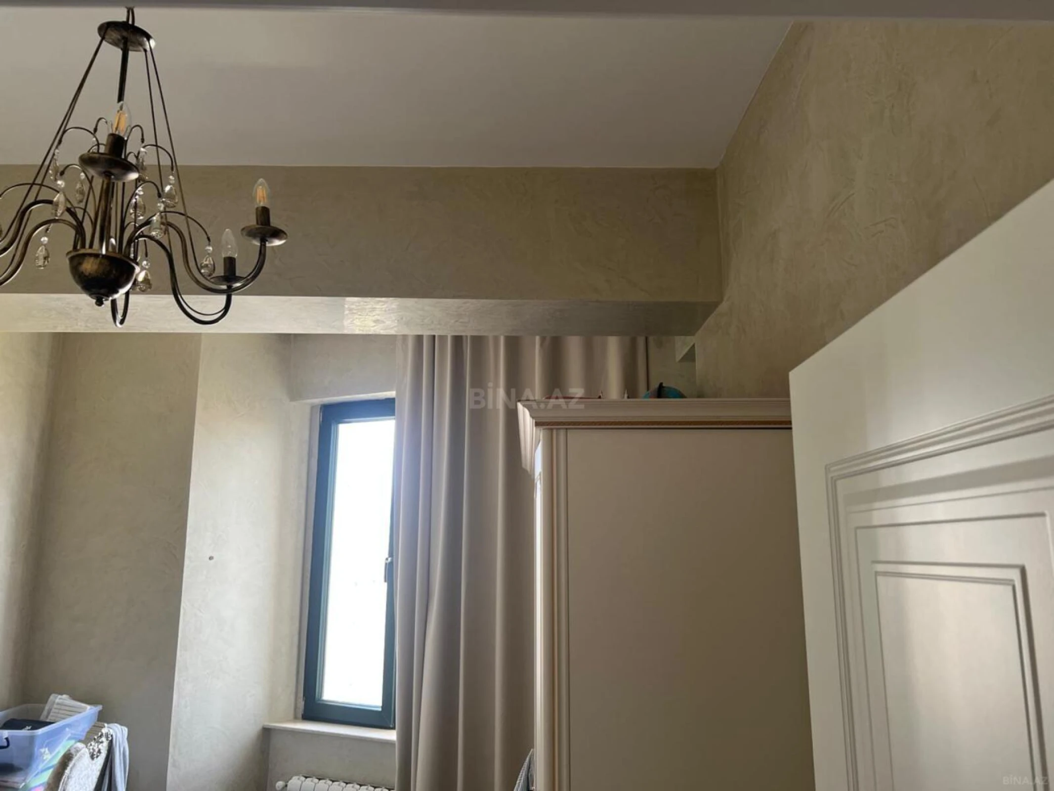 Satılır 4 otaqlı mənzil 150 m²