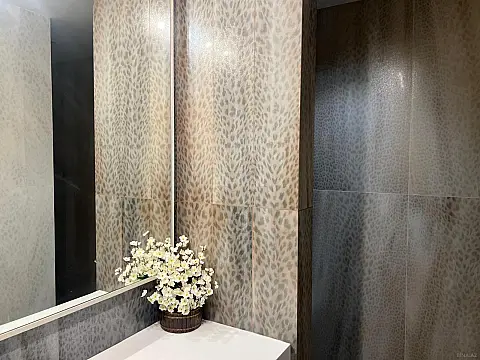 Satılır 4 otaqlı mənzil 150 m²