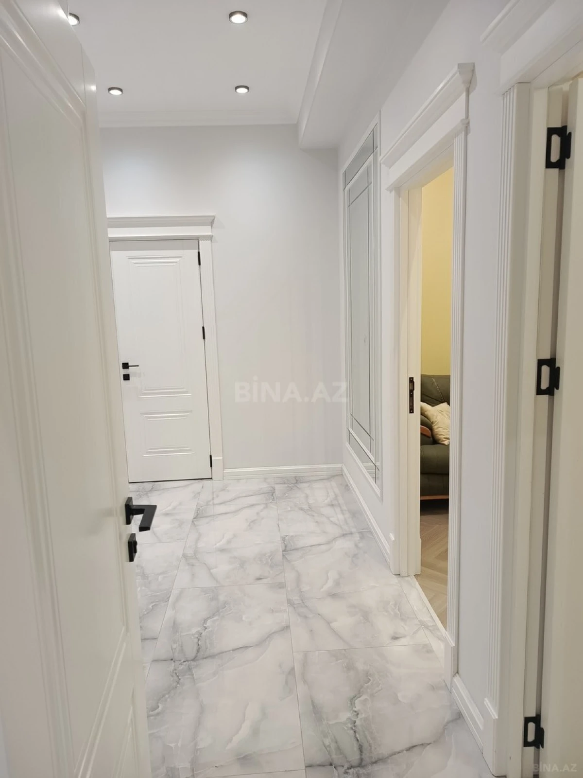 Satılır 2 otaqlı mənzil 69 m²