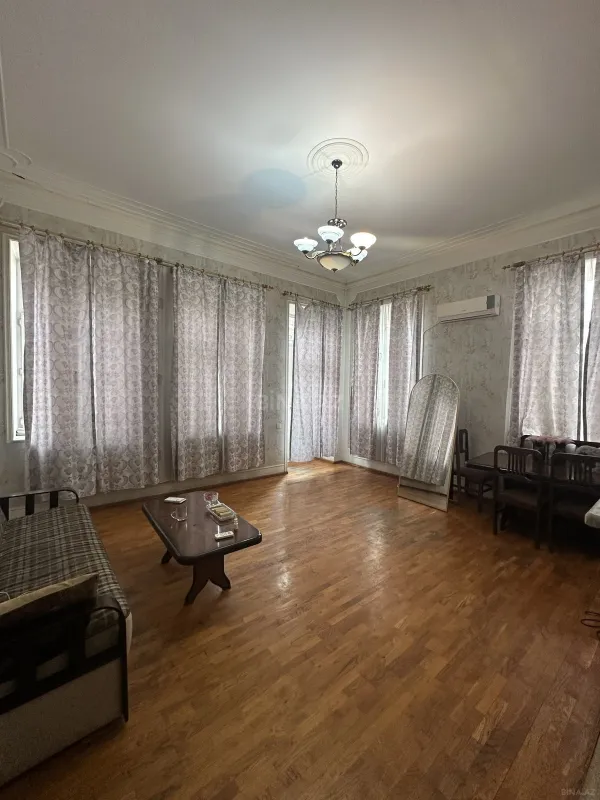 Kirayə verilir 2 otaqlı mənzil 60 m²