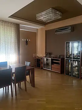 Kirayə verilir 6 otaqlı həyət evi 250 m²