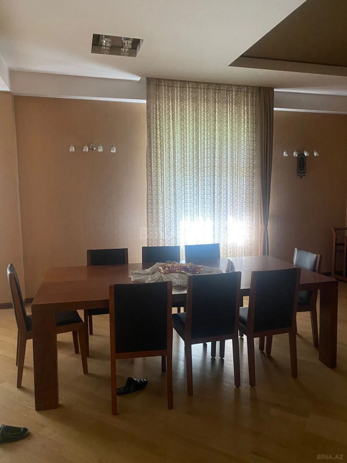 Kirayə verilir 6 otaqlı həyət evi 250 m²