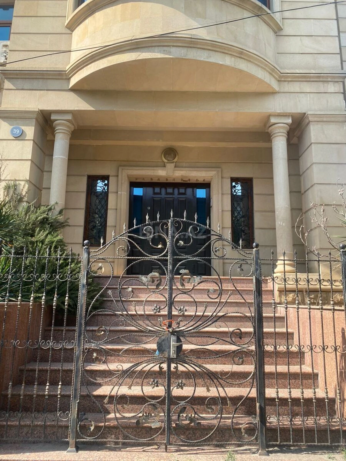 Kirayə verilir 6 otaqlı həyət evi 250 m²