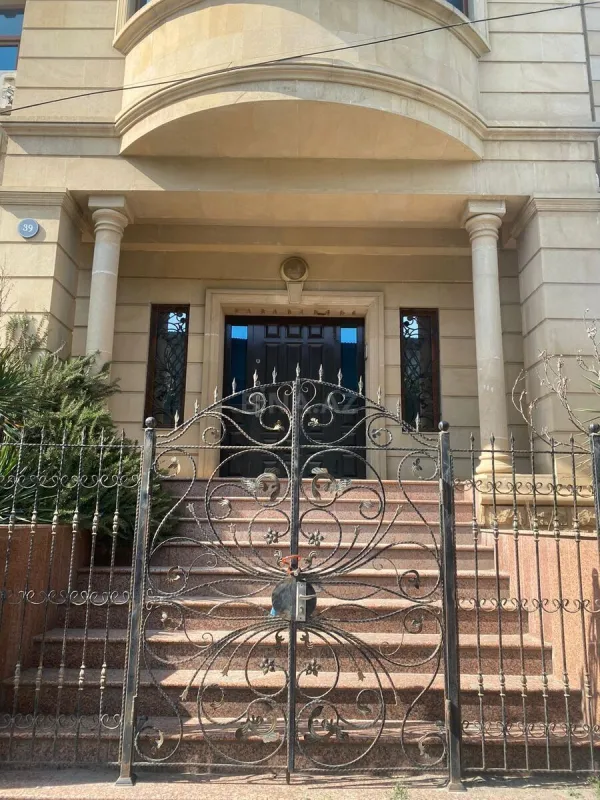 Kirayə verilir 6 otaqlı həyət evi 250 m²