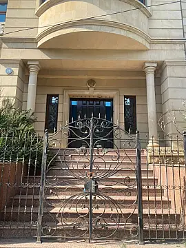 Kirayə verilir 6 otaqlı həyət evi 250 m²