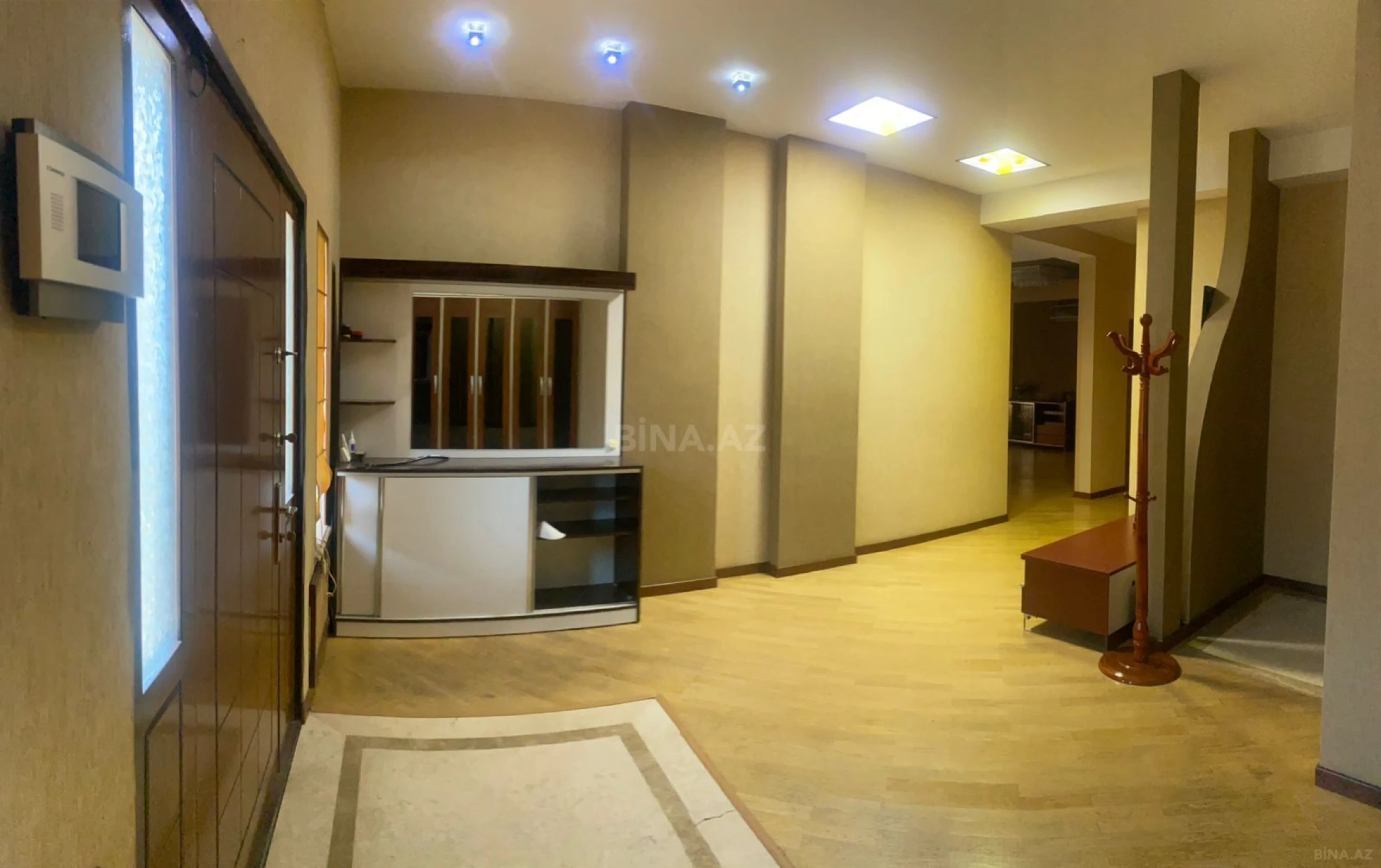 Kirayə verilir 6 otaqlı həyət evi 250 m²