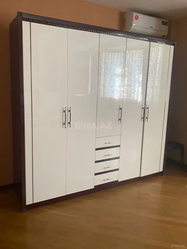 Kirayə verilir 6 otaqlı həyət evi 250 m²