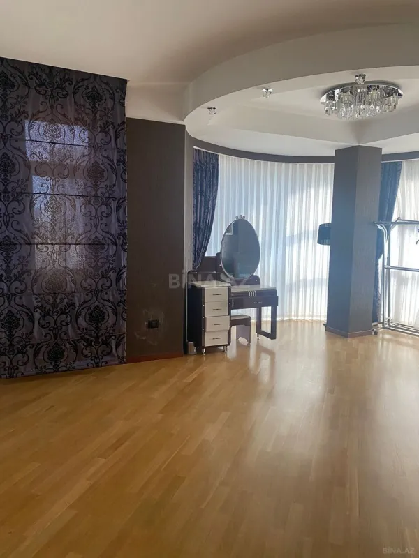 Kirayə verilir 6 otaqlı həyət evi 250 m²