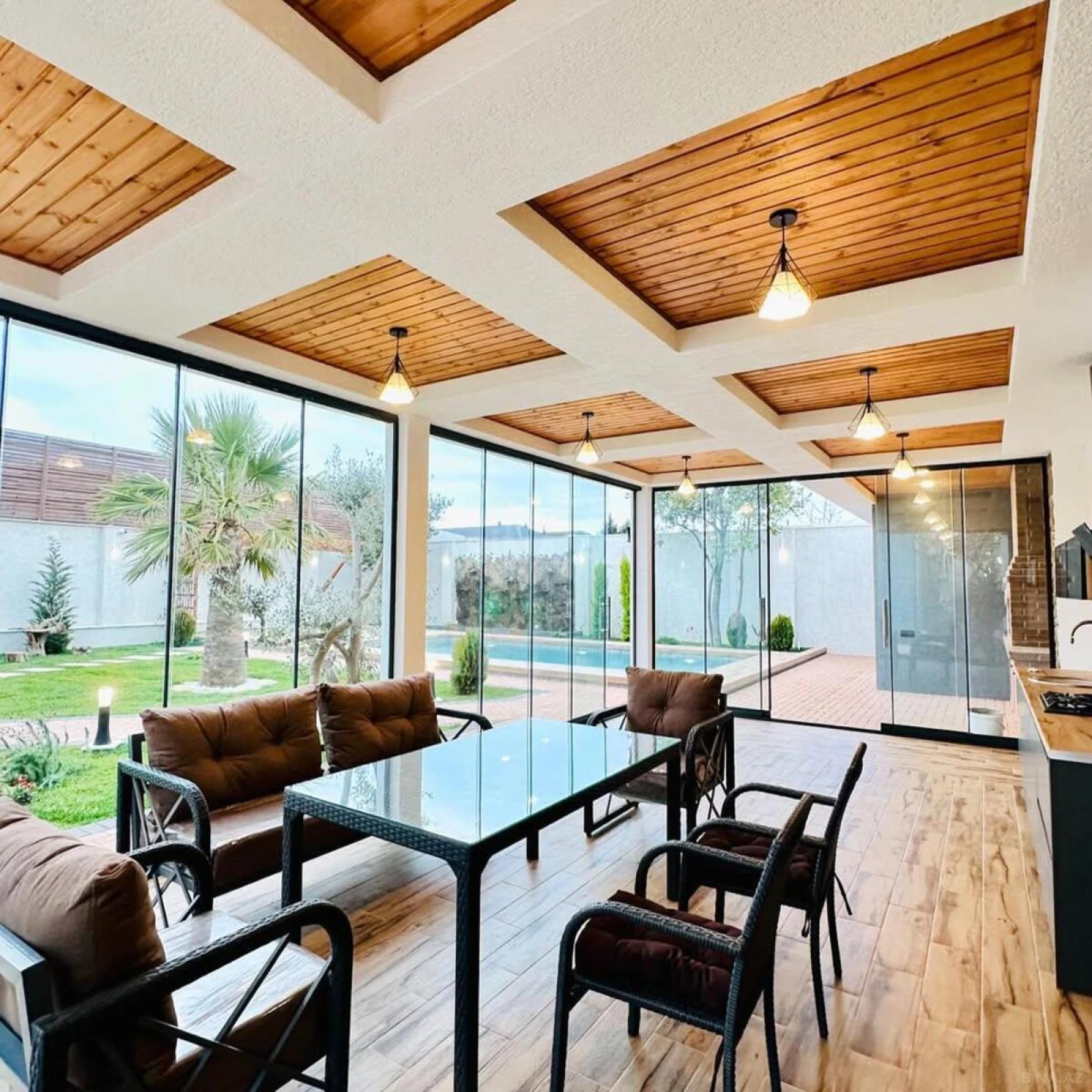 Kirayə verilir 5 otaqlı həyət evi 300 m²