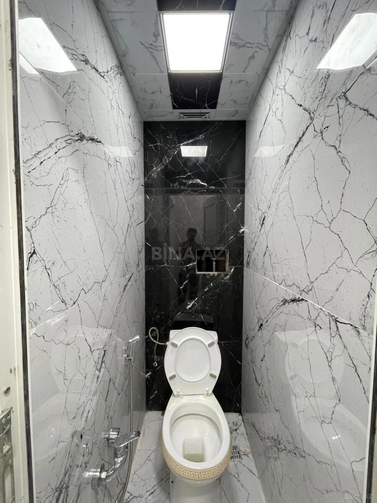 Satılır 2 otaqlı mənzil 68 m²