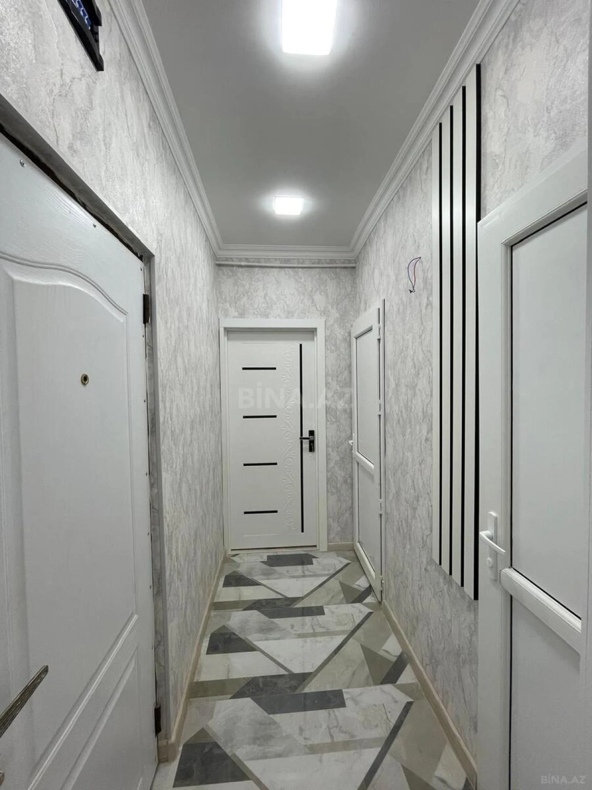 Satılır 2 otaqlı mənzil 68 m²
