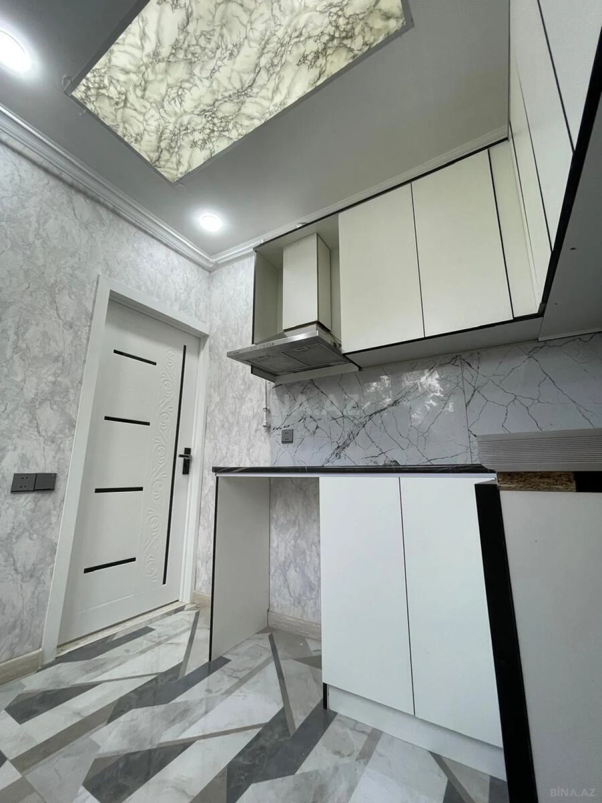 Satılır 2 otaqlı mənzil 68 m²