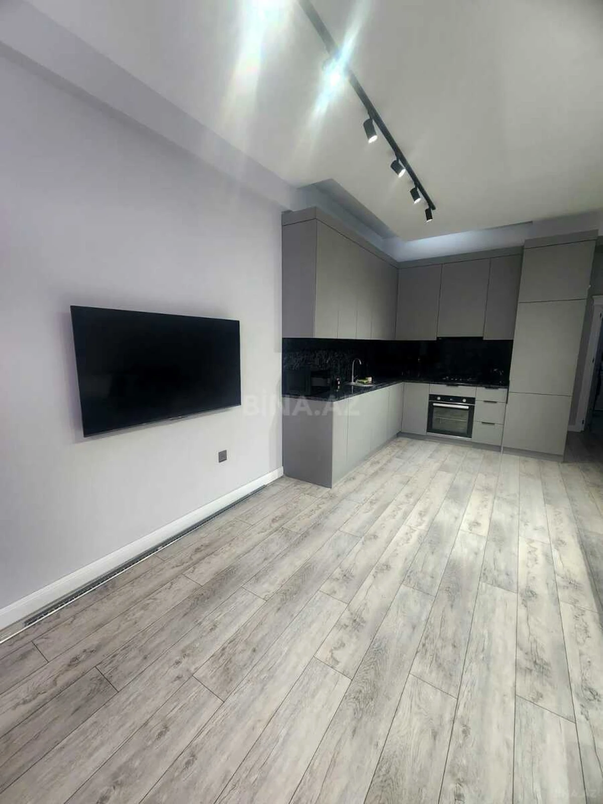 Kirayə verilir 2 otaqlı mənzil 80 m²