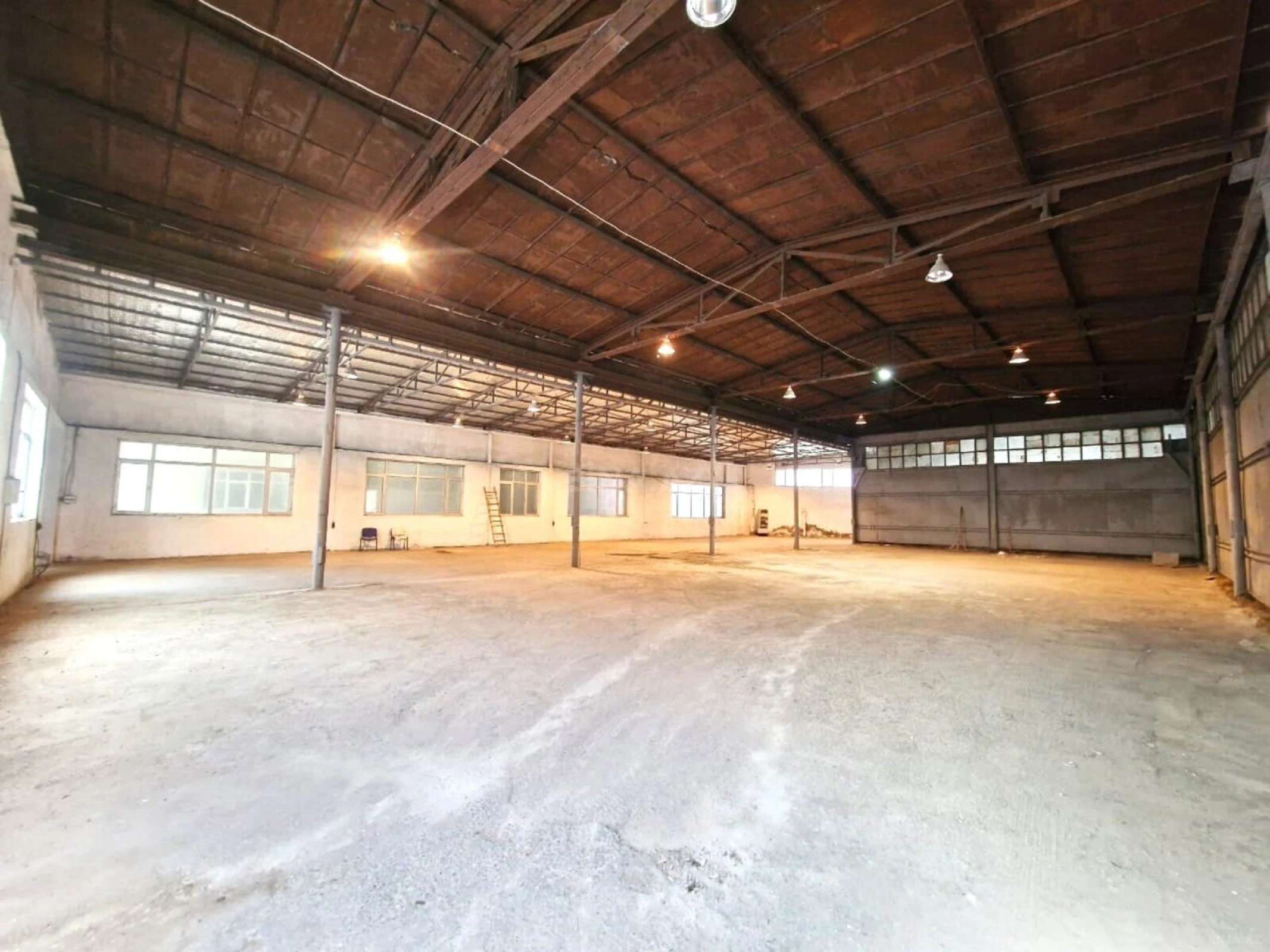 Kirayə verilir obyekt 560 m²