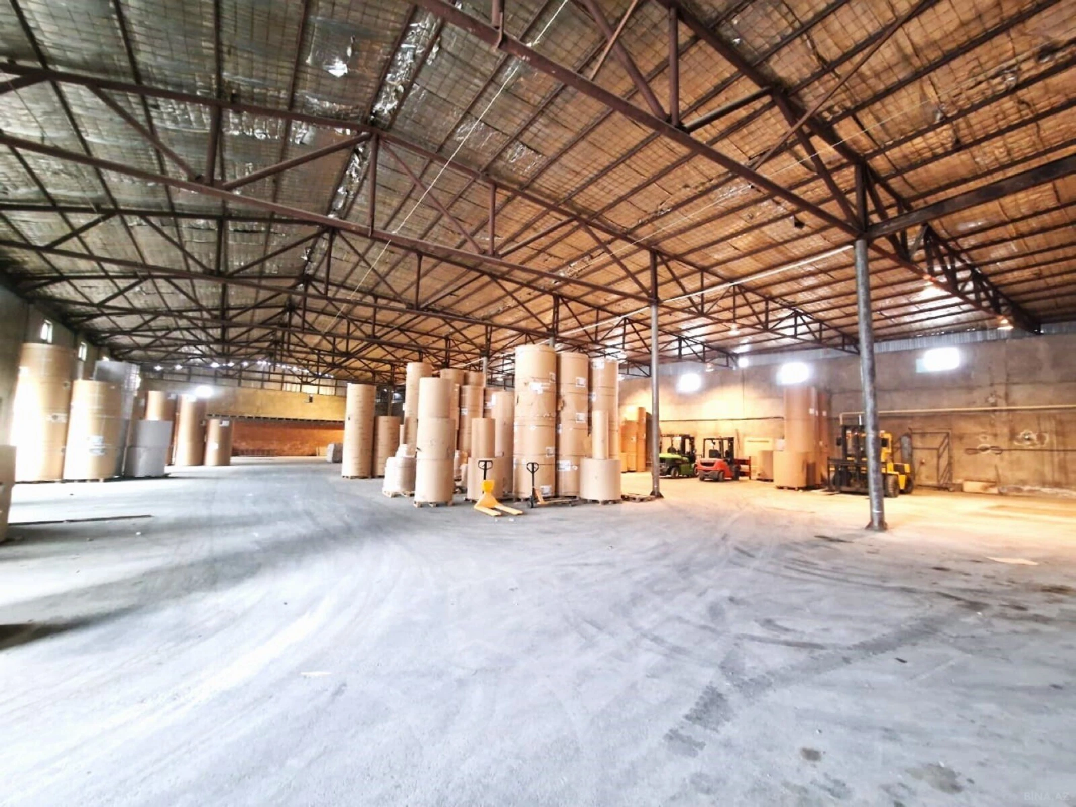 Kirayə verilir obyekt 1600 m²