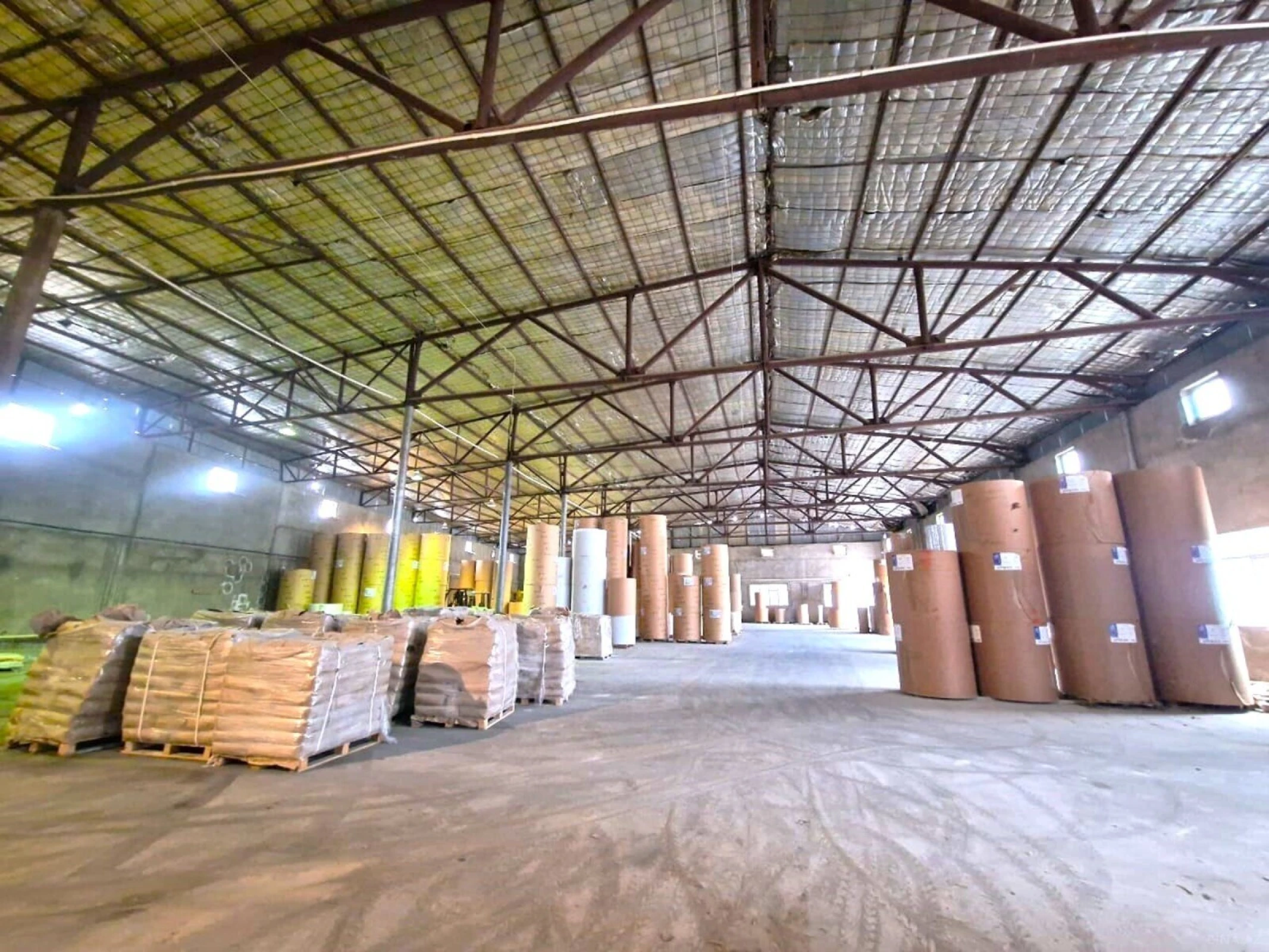 Kirayə verilir obyekt 1600 m²