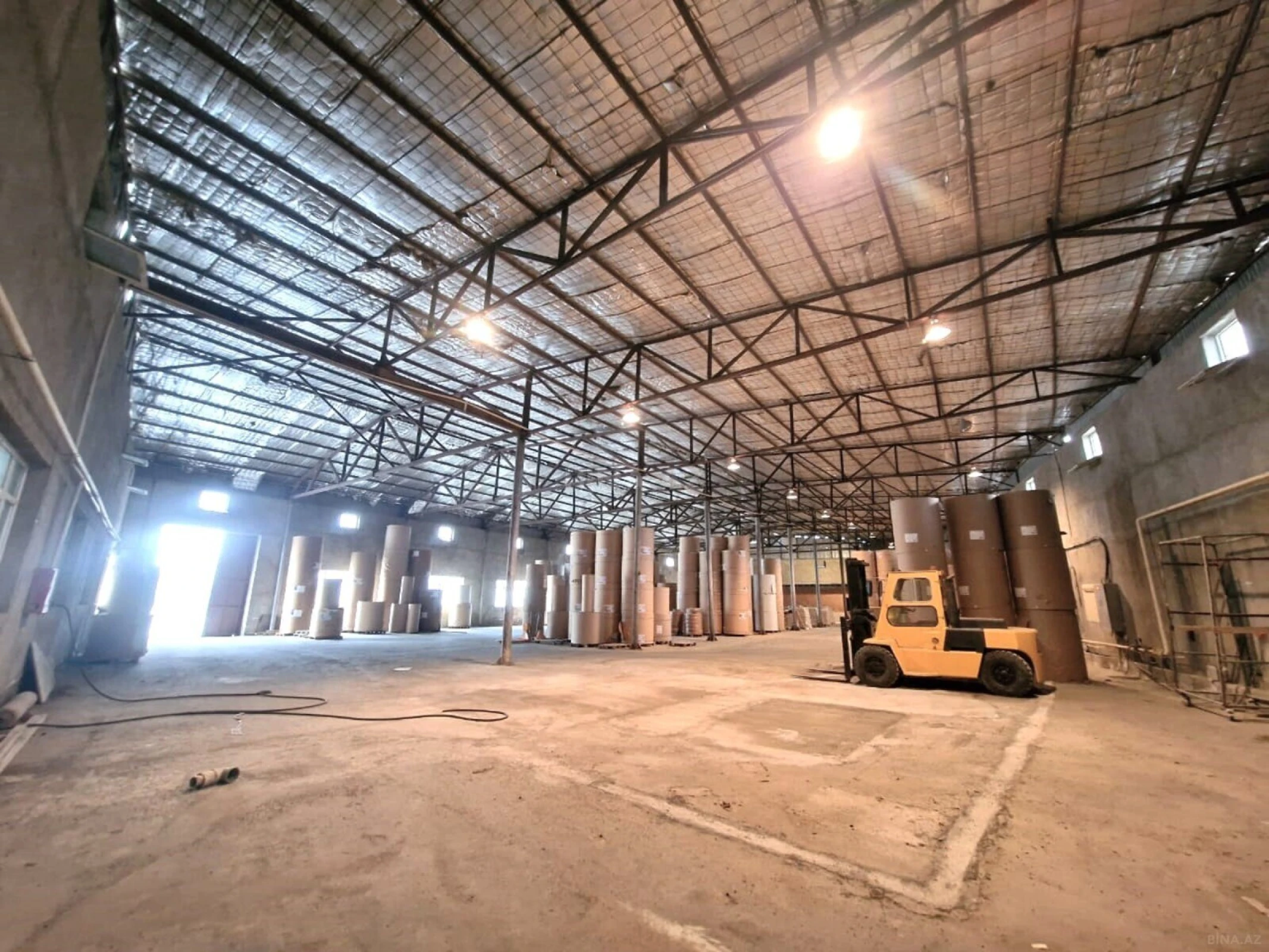 Kirayə verilir obyekt 1600 m²