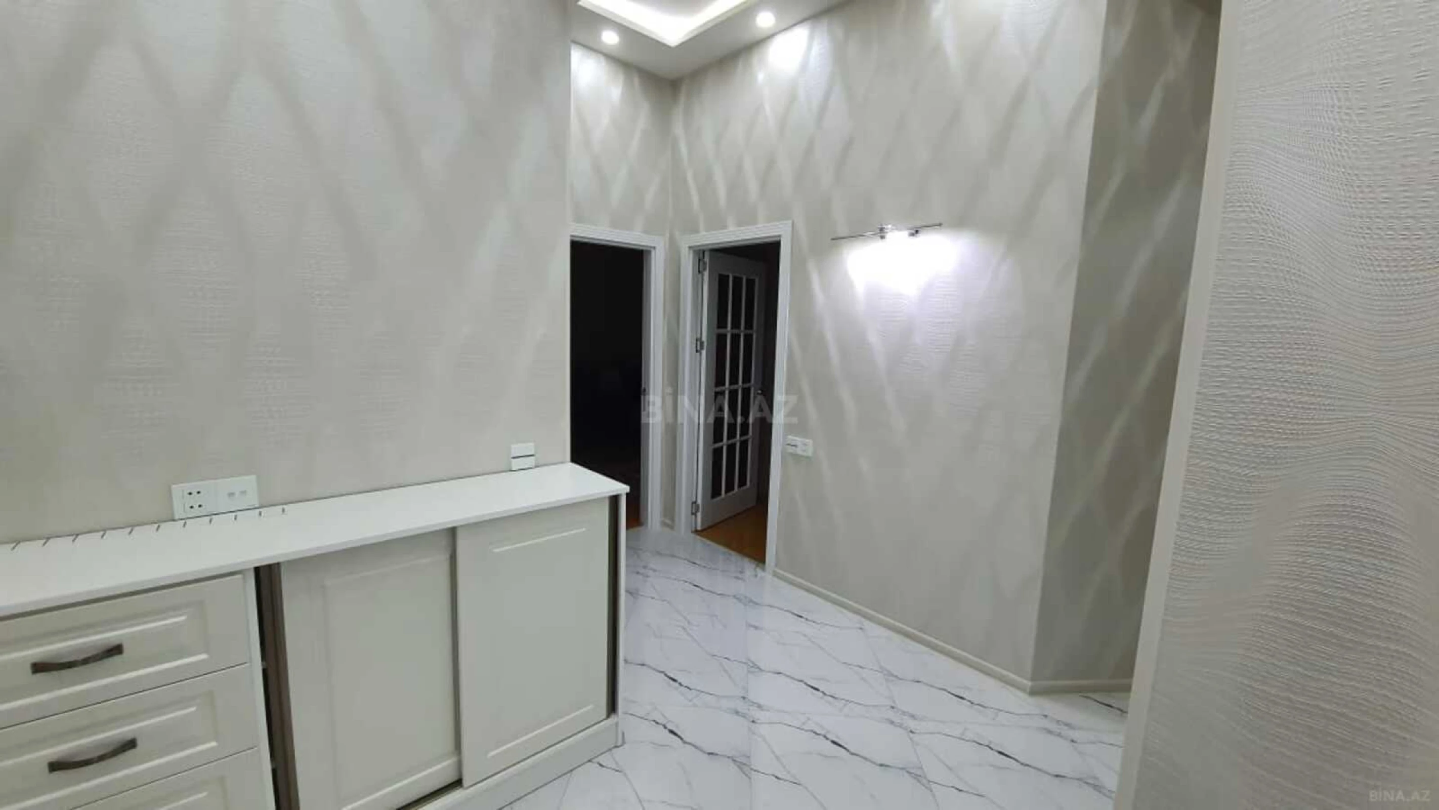 Kirayə verilir 3 otaqlı mənzil 115 m²