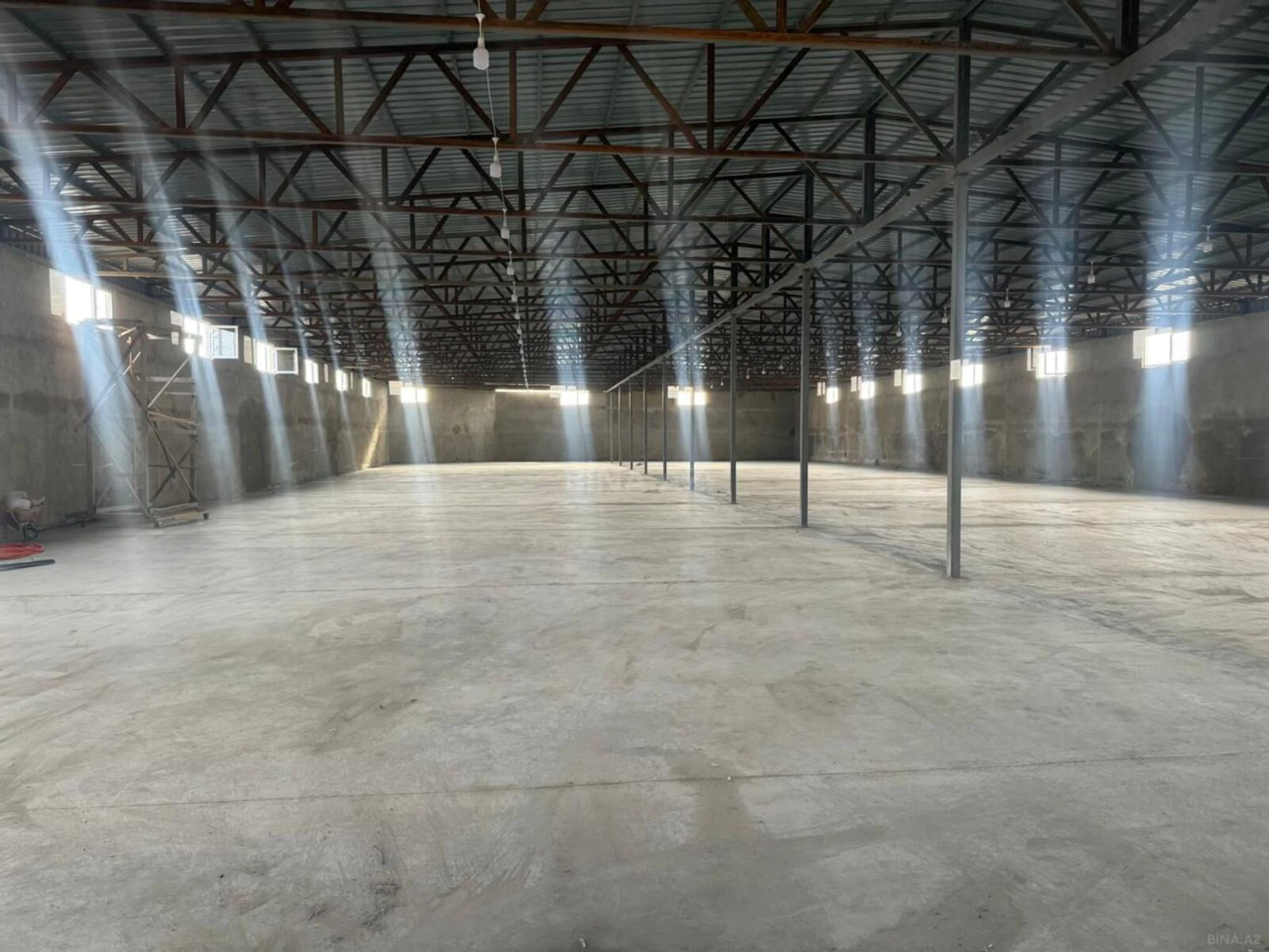 Kirayə verilir obyekt 2000 m²