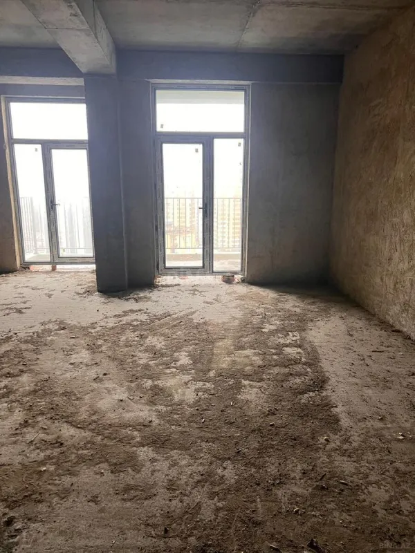 Satılır 3 otaqlı mənzil 146 m²