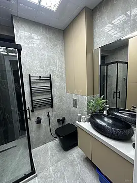 Kirayə verilir 3 otaqlı mənzil 150 m²