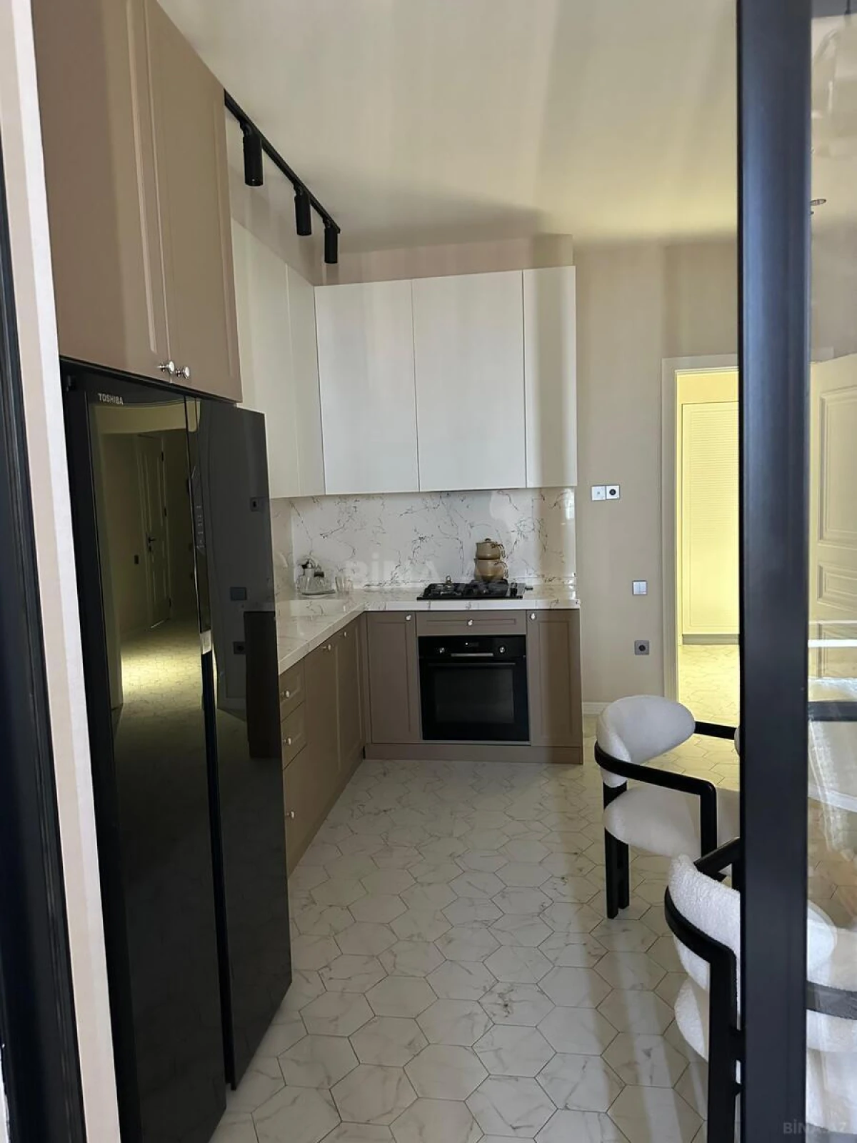 Kirayə verilir 3 otaqlı mənzil 150 m²