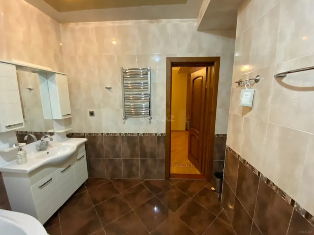 Kirayə verilir 3 otaqlı mənzil 139 m²