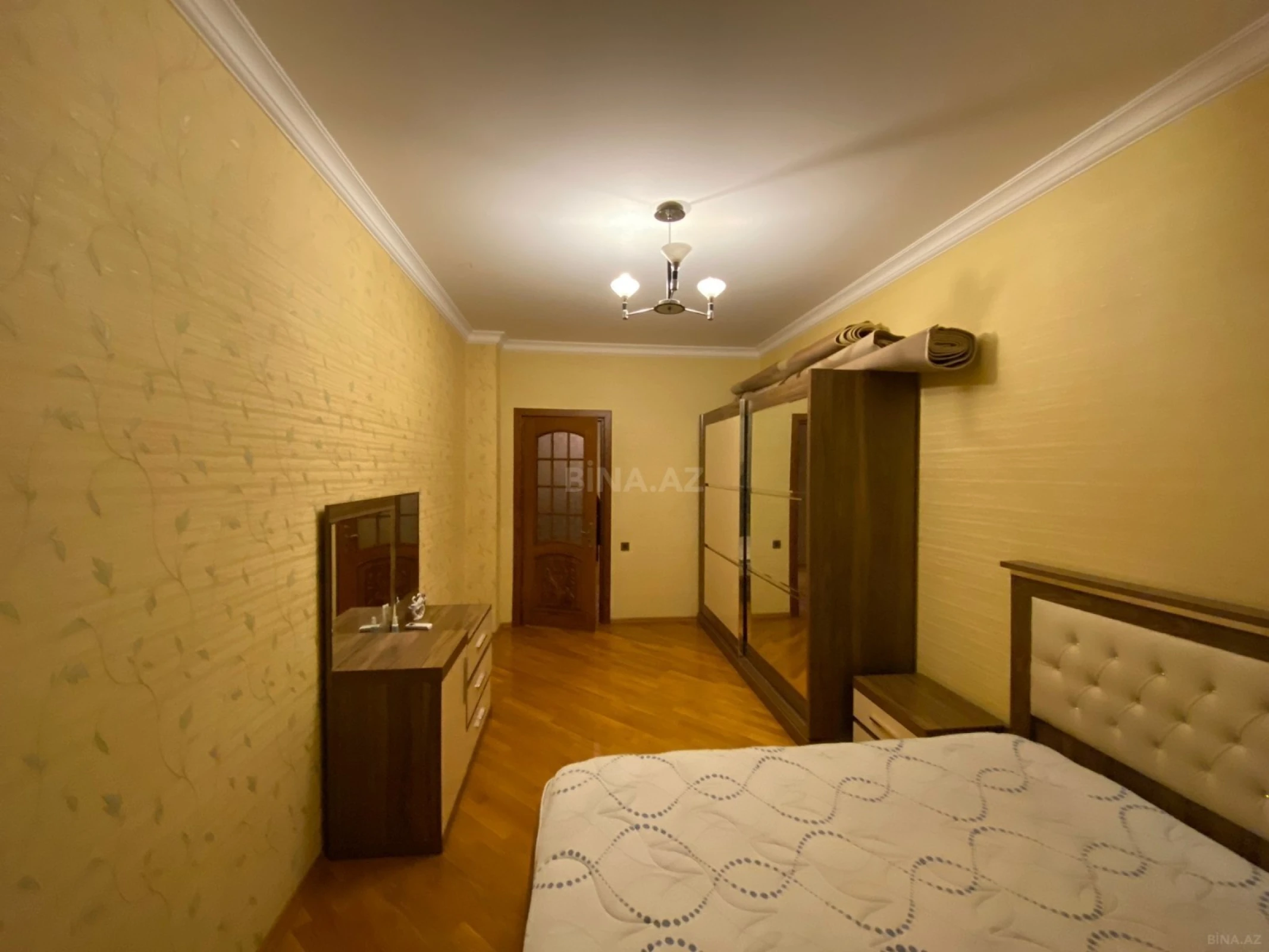 Kirayə verilir 3 otaqlı mənzil 139 m²