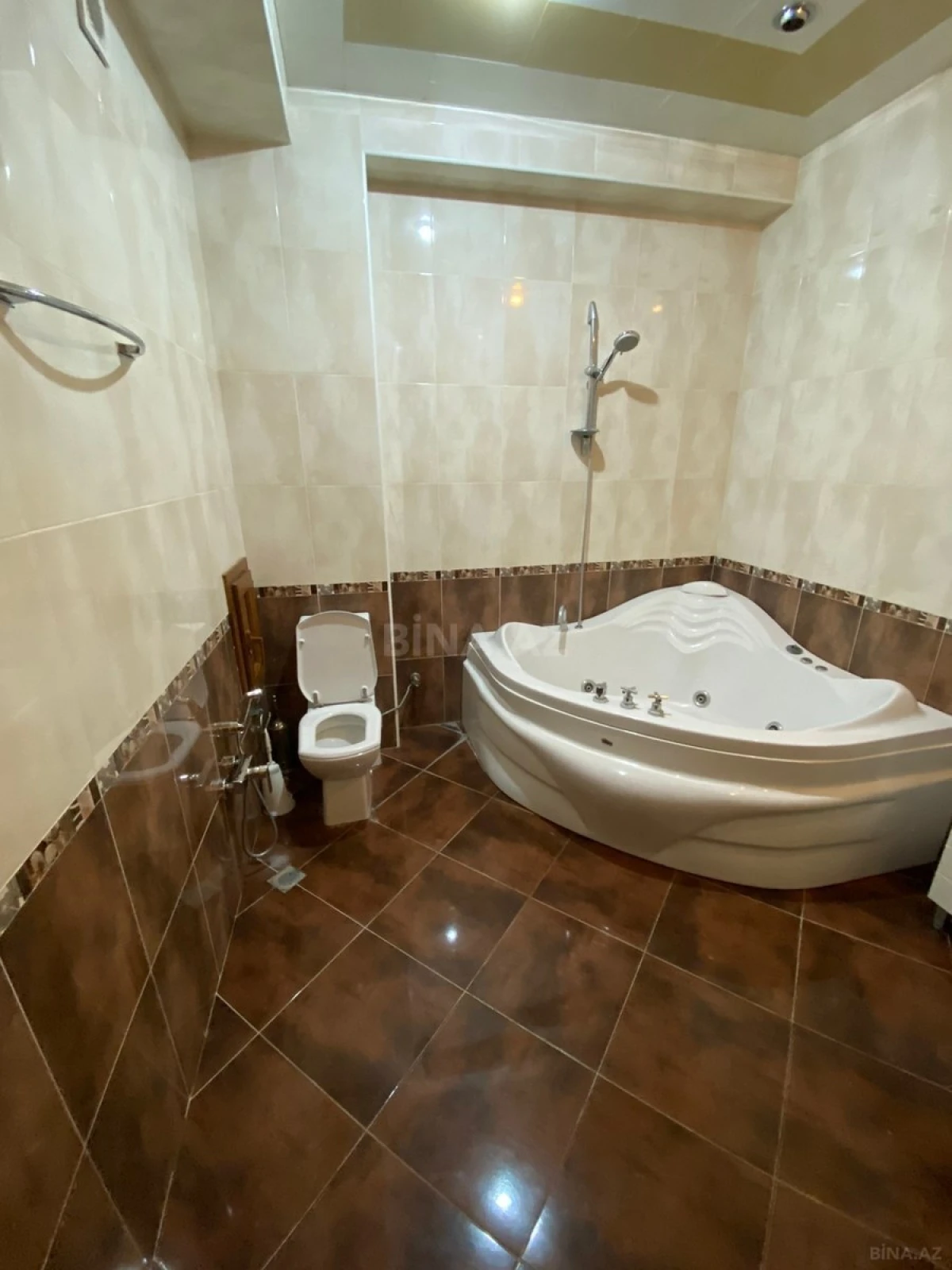 Kirayə verilir 3 otaqlı mənzil 139 m²