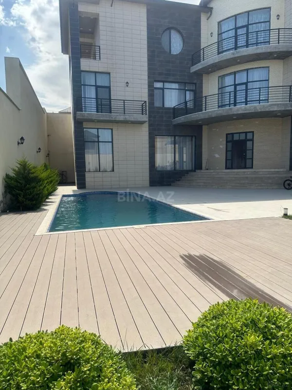 Kirayə verilir 7 otaqlı həyət evi 1200 m²