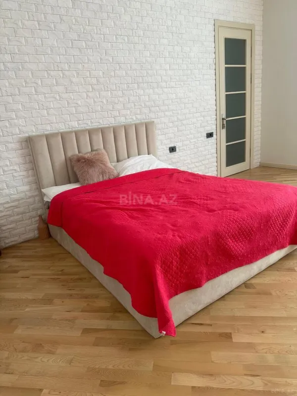 Kirayə verilir 7 otaqlı həyət evi 1200 m²