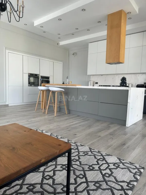 Kirayə verilir 7 otaqlı həyət evi 1200 m²