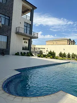 Kirayə verilir 7 otaqlı həyət evi 1200 m²