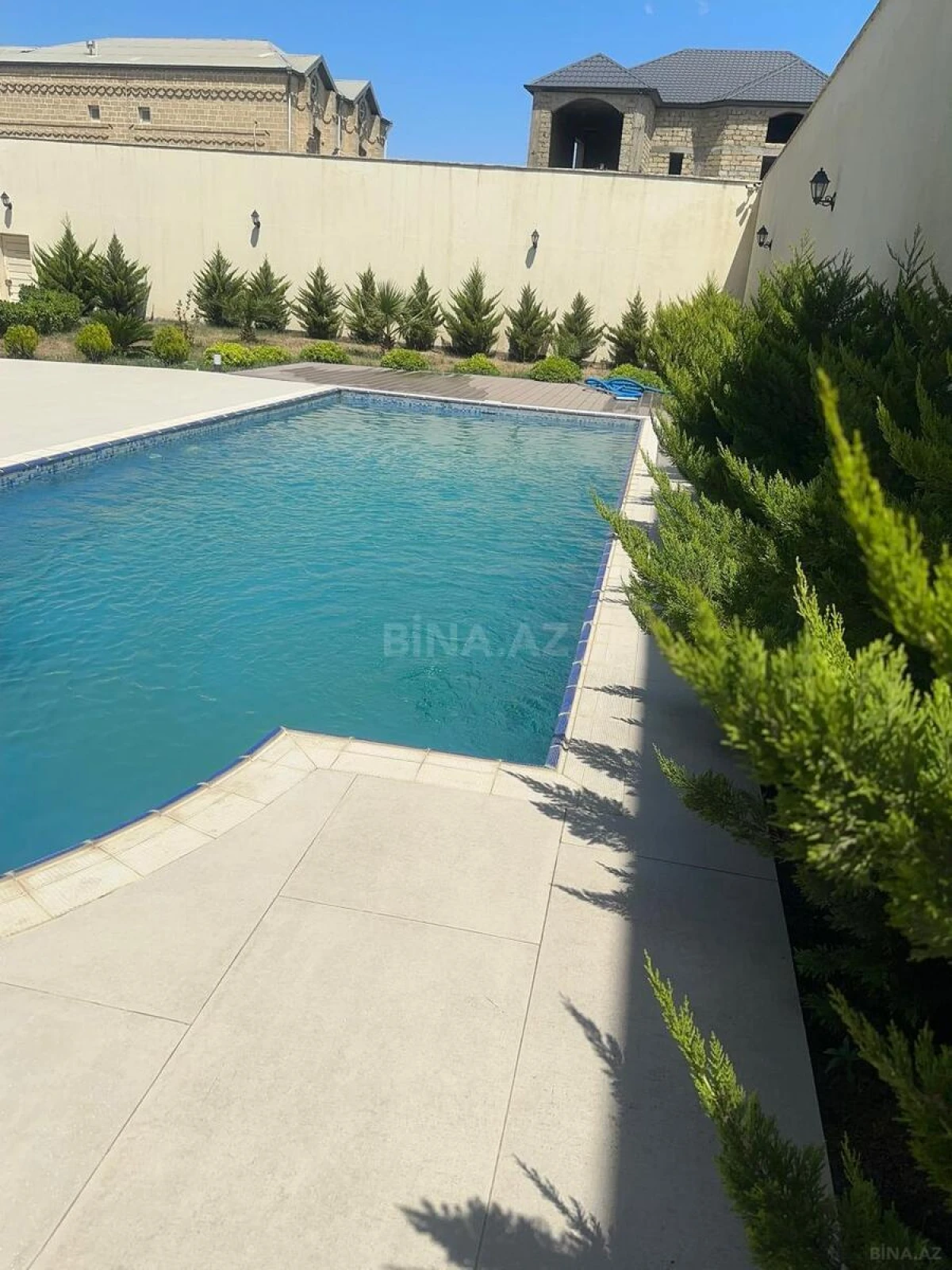 Kirayə verilir 7 otaqlı həyət evi 1200 m²