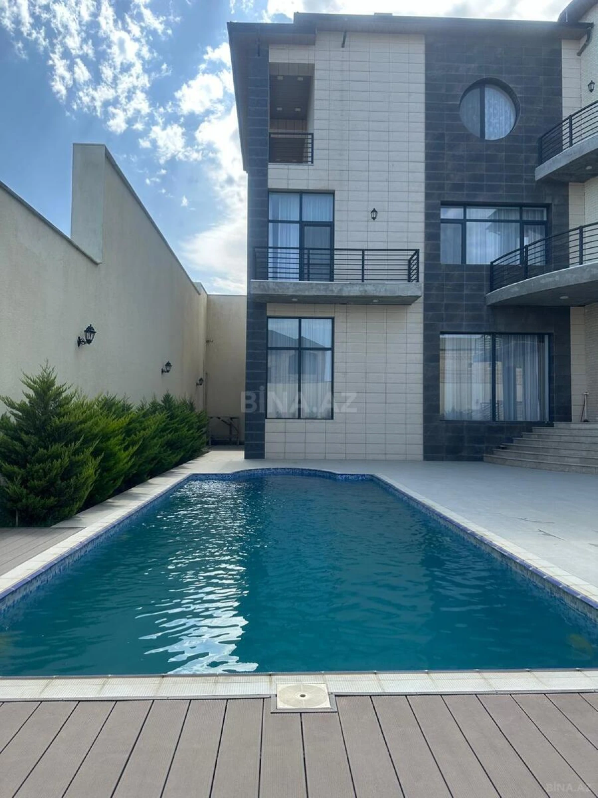 Kirayə verilir 7 otaqlı həyət evi 1200 m²