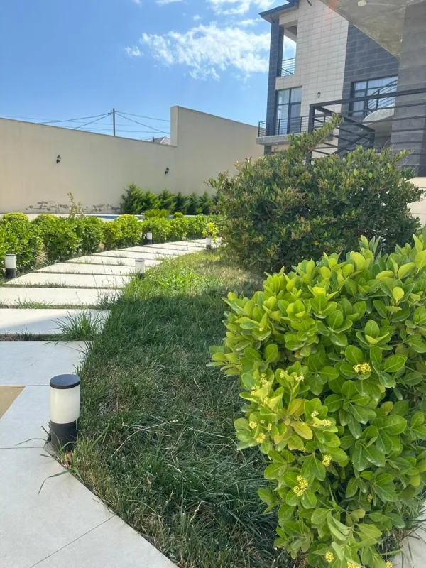 Kirayə verilir 7 otaqlı həyət evi 1200 m²