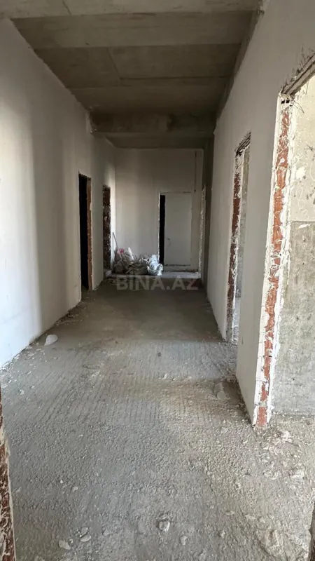 Satılır 5 otaqlı mənzil 233 m²
