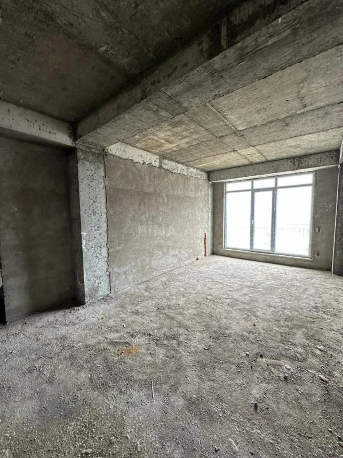 Satılır 5 otaqlı mənzil 233 m²